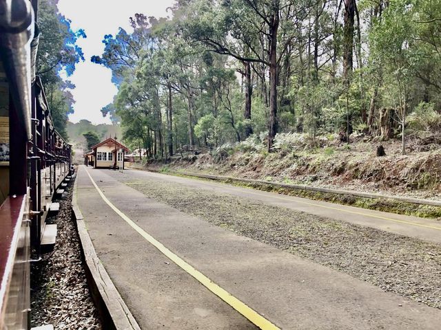 Lakeside Railway Stn - Victoria, Australia