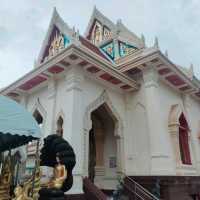 เสริมมงคลชีวิต ที่วัดไตรมิตร กทม.
