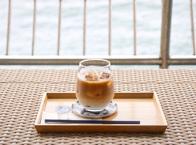 커피를 마시며 칸몬해협, 칸몬대교 풍경을 감상하다. Uzu House