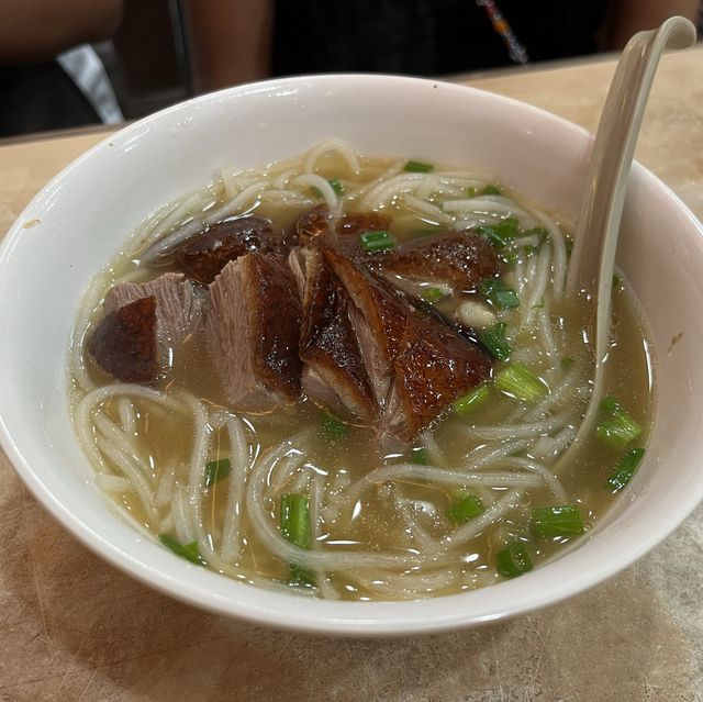 慕名而來食米芝連燒鵝
