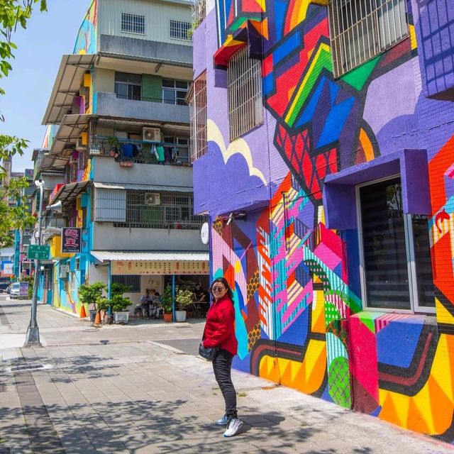 ถ่ายรูปสตรีทอาร์ทสุดชิคกลางชุมชน WEIWUYING STREET ART VILLAGE