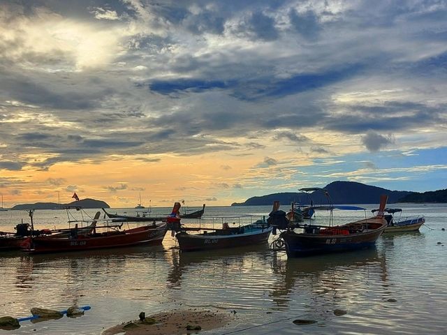 บรรยากาศ หาดราไวย์  ภูเก็ต
