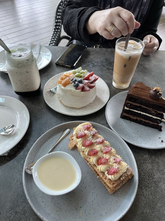 Cafe hunting for tea time 🫖 Locarasa ✨