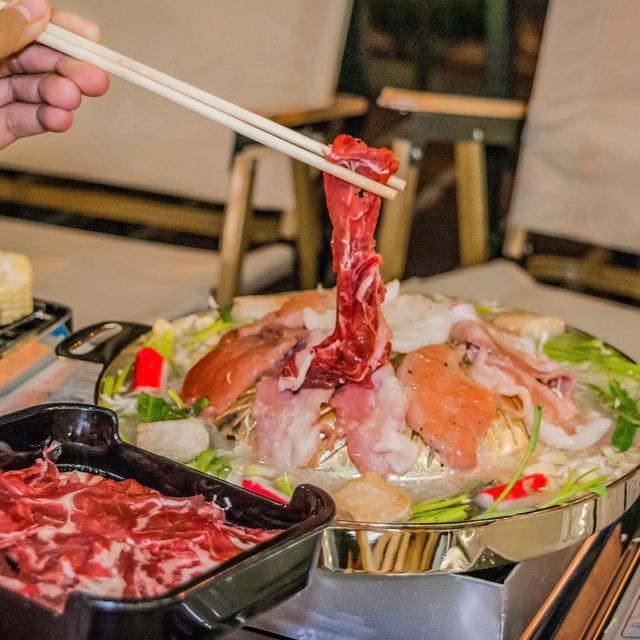 บุฟเฟ่ต์หมูกระทะบนดาดฟ้ามีอาหารทะเลดอง