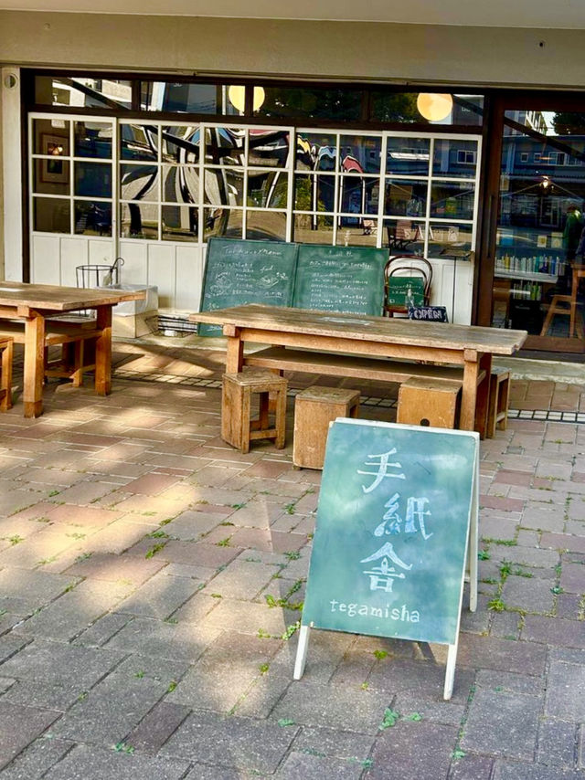 잔잔하고 소담한 분위기에서 🍮 계절 푸딩과 함께 휴식을 만끽할 수 있는 도쿄 카페투어