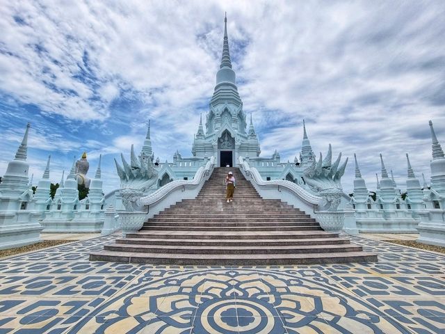 วัดสวย  จ.สุพรรณบุรี