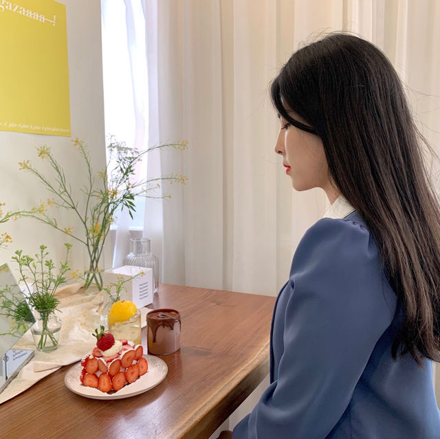 성수동 감성가득 카페 + 딸기케이크 맛집=플디❤️