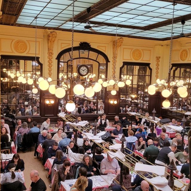巴黎百年工人餐廳