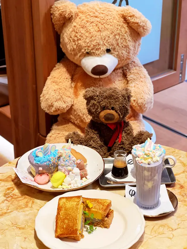 Popular Bear-Themed Unicorn Cafe in Kowloon Bay