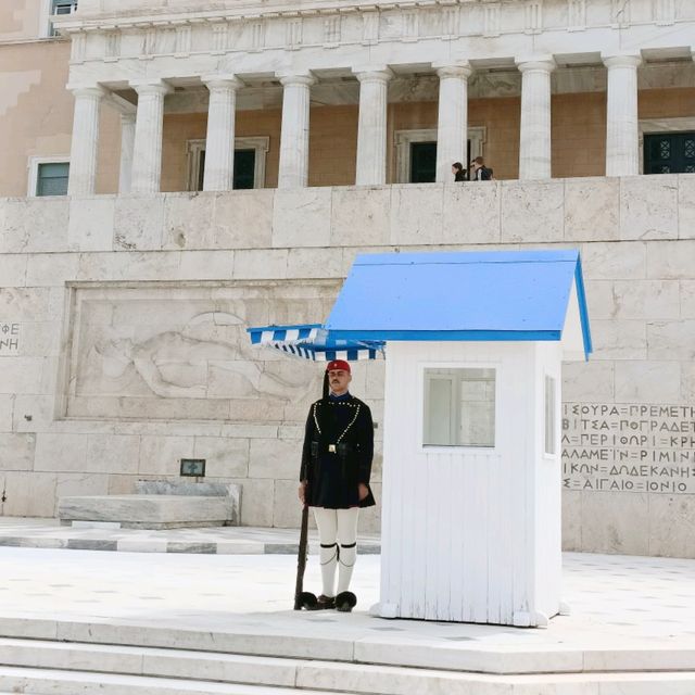 Changing of the guards in Athens