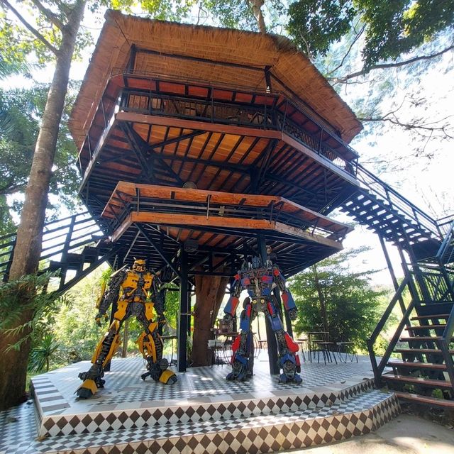 Zombie Cafe' เปลี่ยนบ้านเก่ามาเป็นร้านกาแฟ