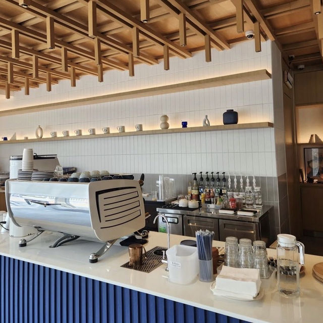 Curious cafe 