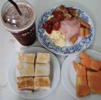 มื้อเช้าที่ออนล๊อกหยุ่น