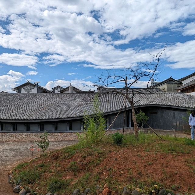 Book Lovers Rejoice in This Cute Bookstore in Shaxi