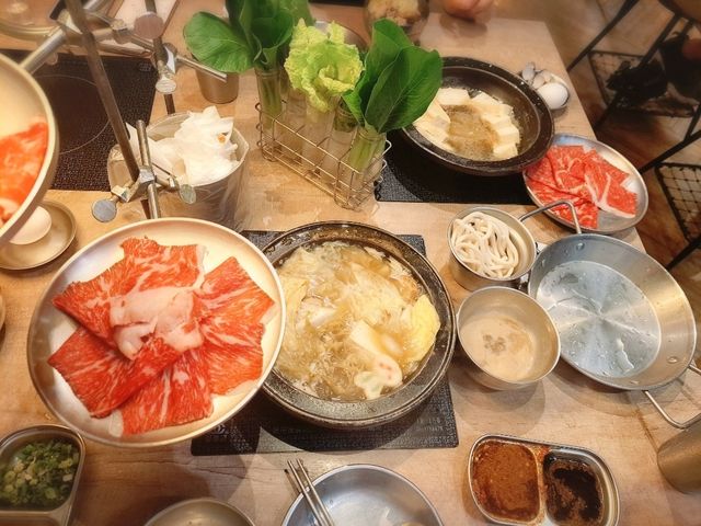 火鍋也可以比創意🍲🥘位在西門町的〔食焱廠〕❗️ 火鍋也可以比創意🍲🥘位在西門町的〔食焱廠〕❗️