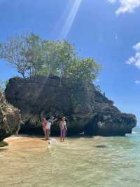 🇮🇩Uluwatu Beach in Bali, Indonesia ⛱️