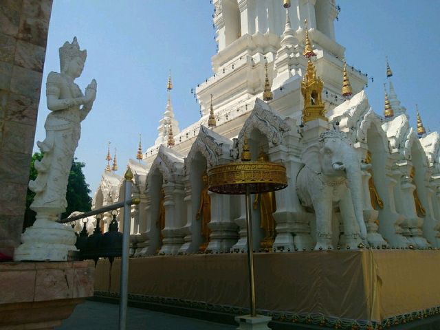 วัดขัวแคร่..ไหว้พระสัพพัญญูพุทธเจ้า