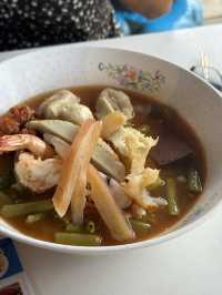 ก๋วยเตี๋ยวทะเลเจ้โอ่ง จันทบุรี