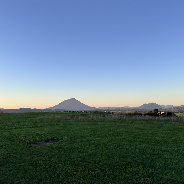 北海道｜Lake hill farm：洞爺湖畔花園牧場冰淇淋，悠閒親子美食景點