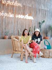 Baan Tah on the Sea ที่พักริมทะเลบางเสร่