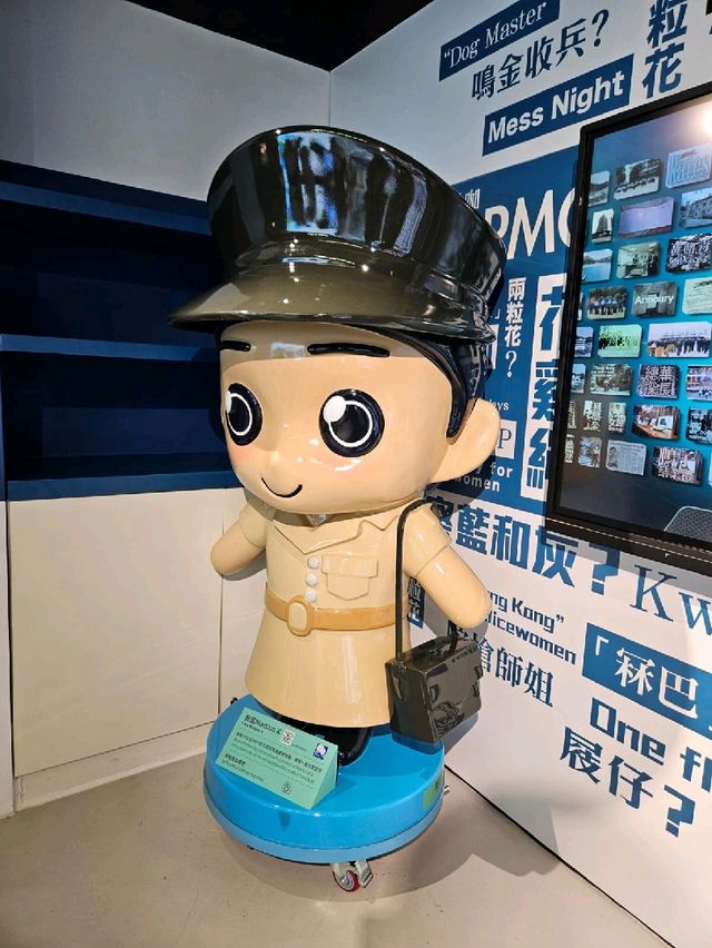 有導賞員講解的小型博物館