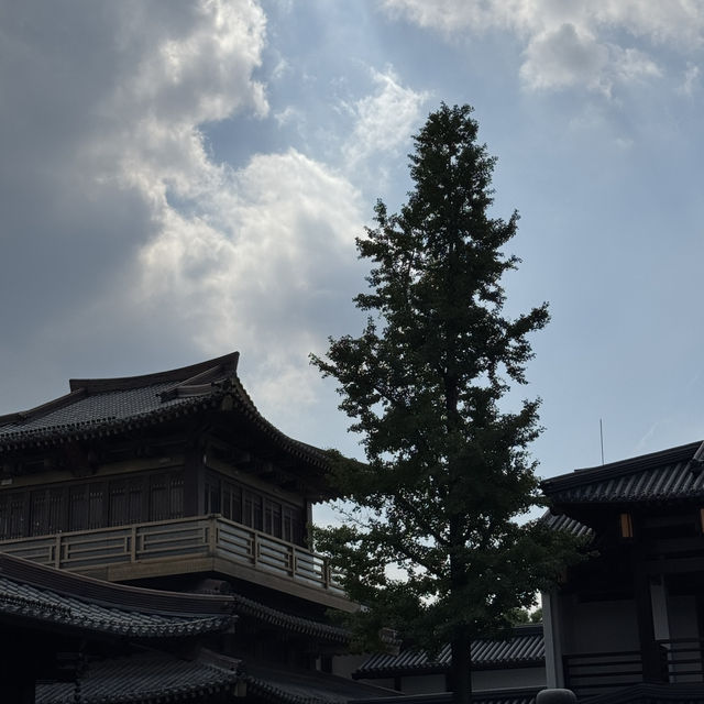A BEAUTIFUL PLACE IN THE HEART OF HANGZHOU