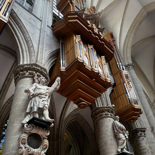 The Timeless Majesty of St. Michael and St. Gudula Cathedral: Brussels’ Gothic Gem