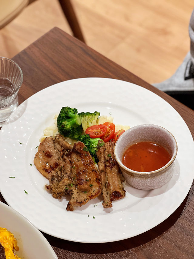 銅鑼灣咖啡店日式蛋包意粉