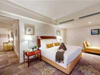 Apricot Hotel