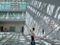 臺南中西區 純白色設計建築就是吸引眼球 臺南市美術館二館