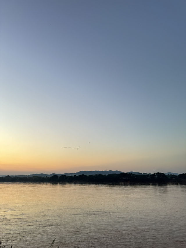 ชมพระอาทิตย์ตกดิน ที่เชียงคาน🫶🏻