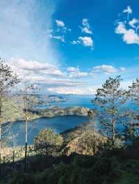 Hotel with amazing view of Lake Toba 