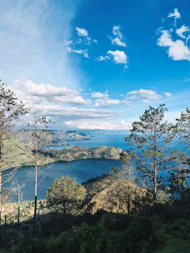 Hotel with amazing view of Lake Toba 
