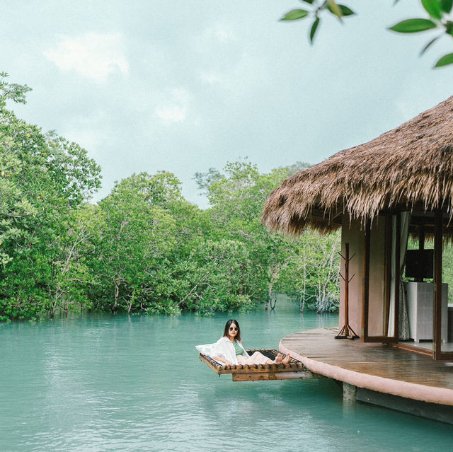 The BlueSky Resort เกาะพยาม