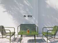 คาเฟ่มินิมอลสีขาวที่ Inbox cafe