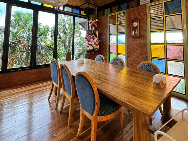 “โอ​ยั๊วะ​เมืองโบราณ​” ร้านอาหารบางปู