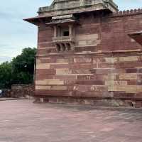 Royalty of Taj Mahal & Fatehpur Sikri
