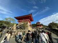 ขอพรวัดวัดคิโยมิซึ วัดดังประจำเมืองเกียวโต