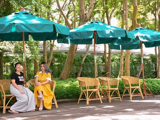 เที่ยวชมพระราชนิเวศน์มฤคทายวัน