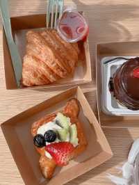 Churn Buttery🥐🍓🥝