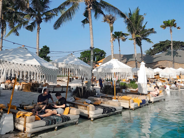Mari Beach Club