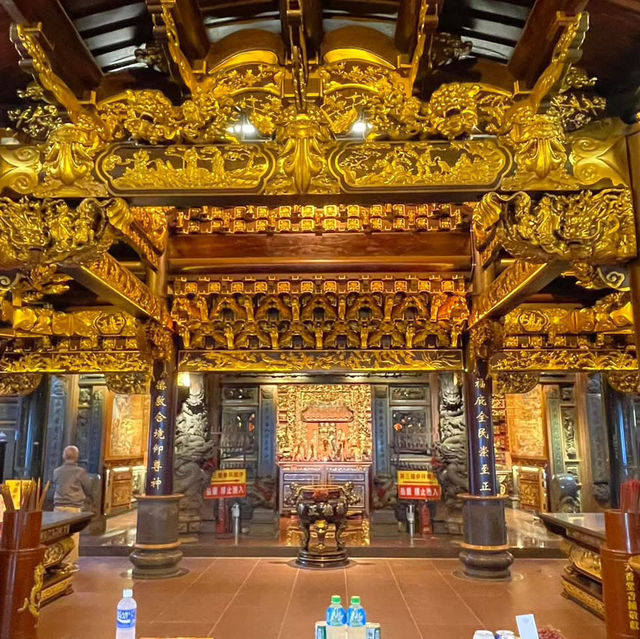烘爐地南山福德宮