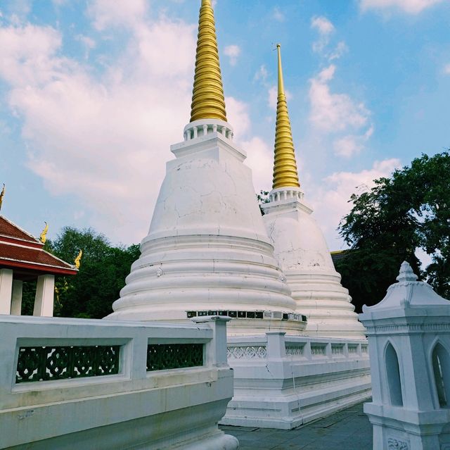 泰國曼谷著名皇家古跡寺廟景點:Wat Krua Wan Worawiharn，建築華麗雄偉，適合打卡拍照📸