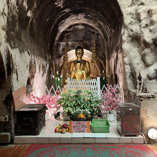 วัดอุโมงค์ (สวนพุทธธรรม) • เชียงใหม่