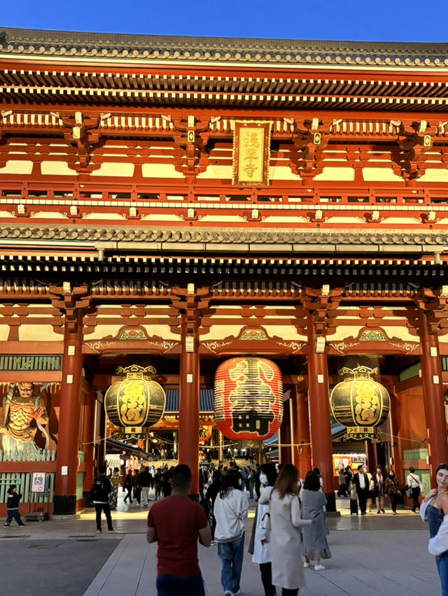 黃昏下的淺草寺：在光影交錯中尋找心靈的嚮往