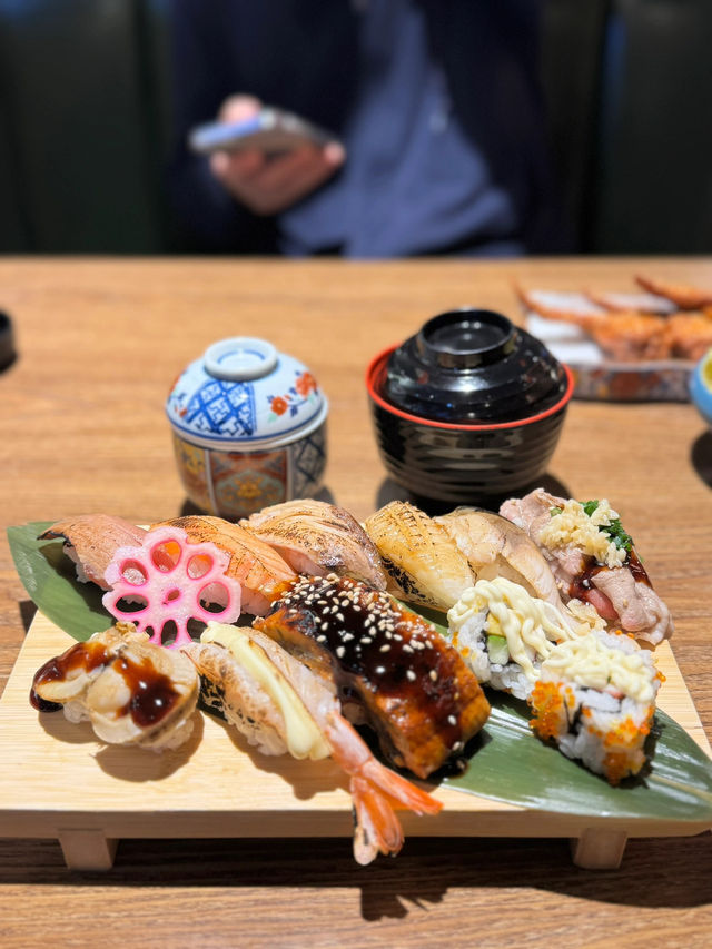 誰能拒絕那麼好吃的壽司定食和刺身@東京街 誰能拒絕那麼好吃的壽司定食和刺身@東京街