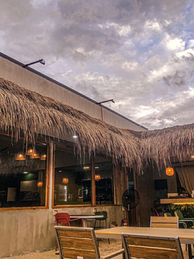 Bar hopping in Moalboal!