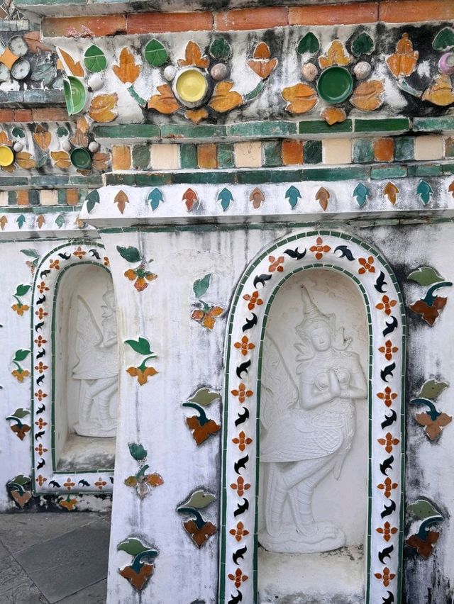 🌟 Wat Arun: A Breathtaking View You Can’t Miss! 🏯✨