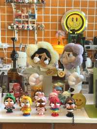 คาเฟ่บางแสน ตกแต่งด้วยArttoy เต็มร้าน 😍