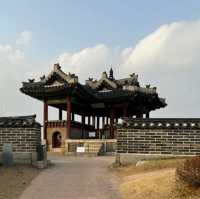 Suwon Fortress: A Stunning Historical Gem🌅🏯✨